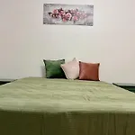 The Rose Apt